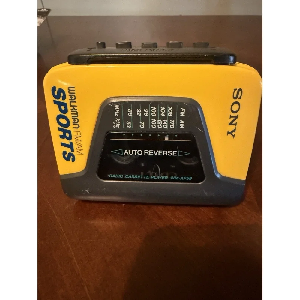 Vtg Sony Walkman Sports WM-AF59 FM/AM‎ Radio Cassette Player Auto Reverse